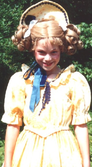 Biedermeier - M&auml;dchenkleid, gelb